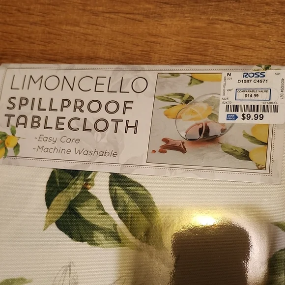Limoncello Spillproof Tablecloth with Lemon Design - Picture 2 of 7